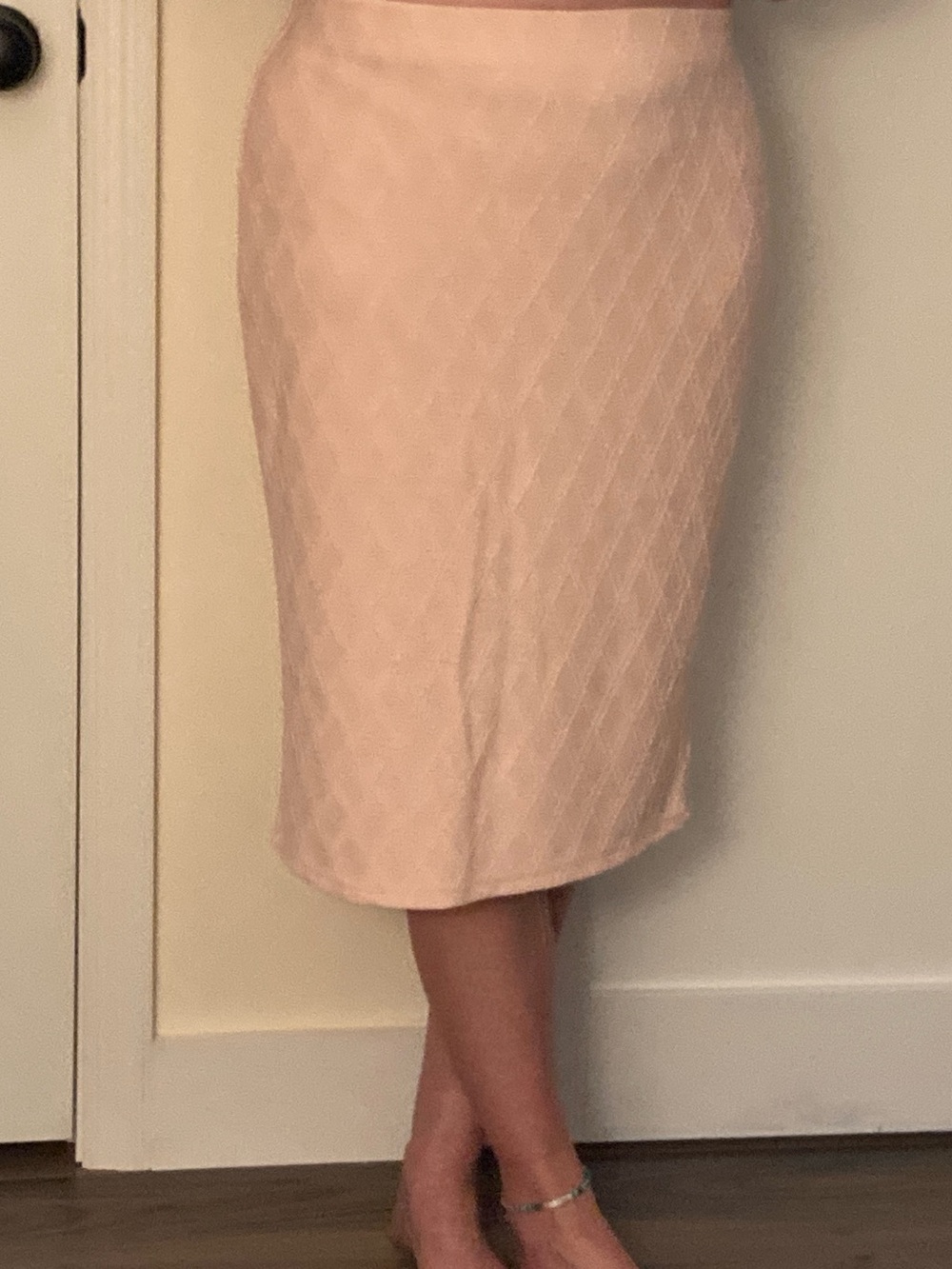 NYC Blush Pink Diamond-Texture Midi Pencil Skirt